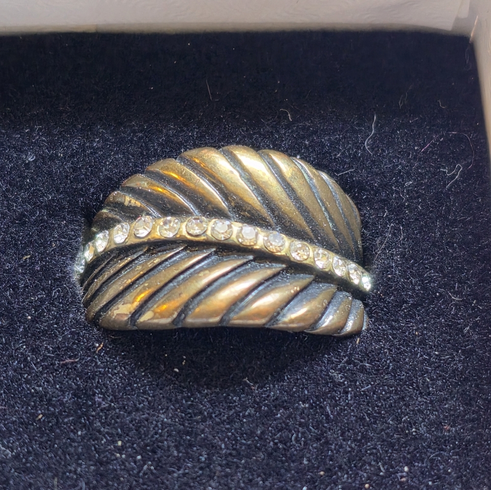 5 Gold Fun Costume Rings - Picture 8 of 14